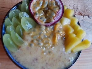 vegan smoothie - smoothie recept - vegan smoothie recept - vegan tijdschrift - Smoothiebowl met Ananas