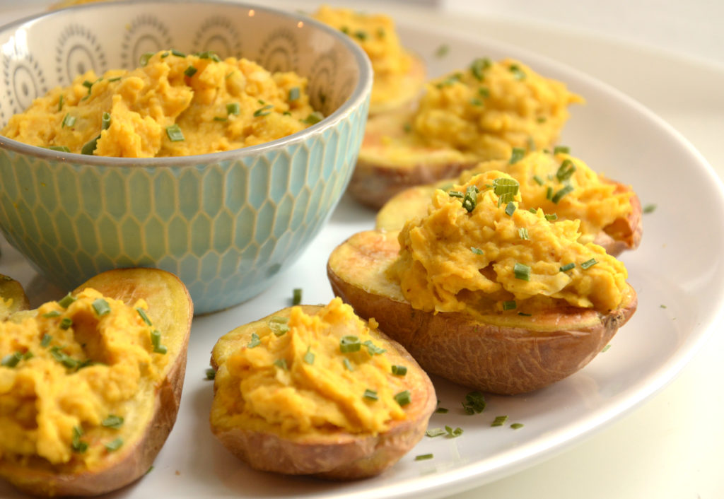 vegan gevulde eieren - pasen zonder ei - vegan paasbrunch - verjaardagshapjes - blij zonder ei