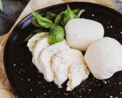 Vegan mozarella zo maak je het heel makkelijk zelf.