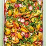 Warme aardappelsalade met radijs en wortel