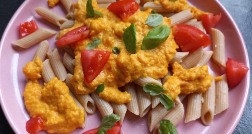 Pasta met romige pompoen-wortelsaus